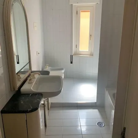 Di 180 Metri Quadrati In Pieno Centro Di Apartment *