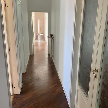 Apartment Di 180 Metri Quadrati In Pieno Centro Di