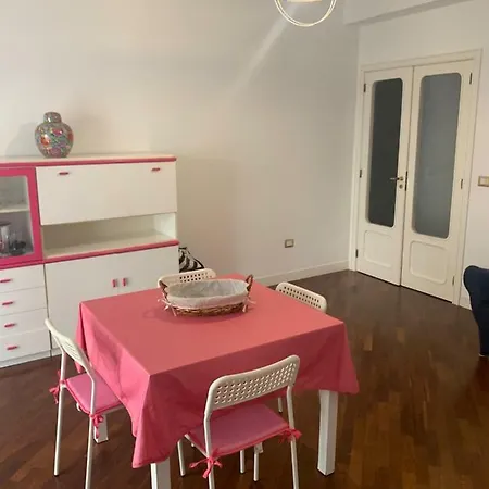 Apartment Di 180 Metri Quadrati In Pieno Centro Di