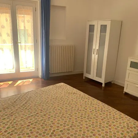 Di 180 Metri Quadrati In Pieno Centro Di